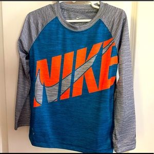 NWT size youth S boy’s Nike athletic tee
